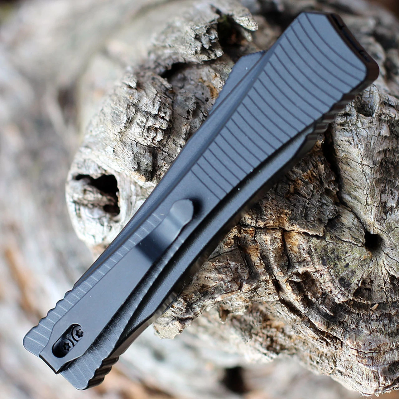 Boker Plus MINI Eagle 2.0 OTF Automatic Blk Alum (2.8" D2 Satin Recurve) 06BO246 4 Boker Plus MINI Eagle 2.0 OTF Automatic Blk Alum (2.8" D2 Satin Recurve) 06BO246 - Image 4