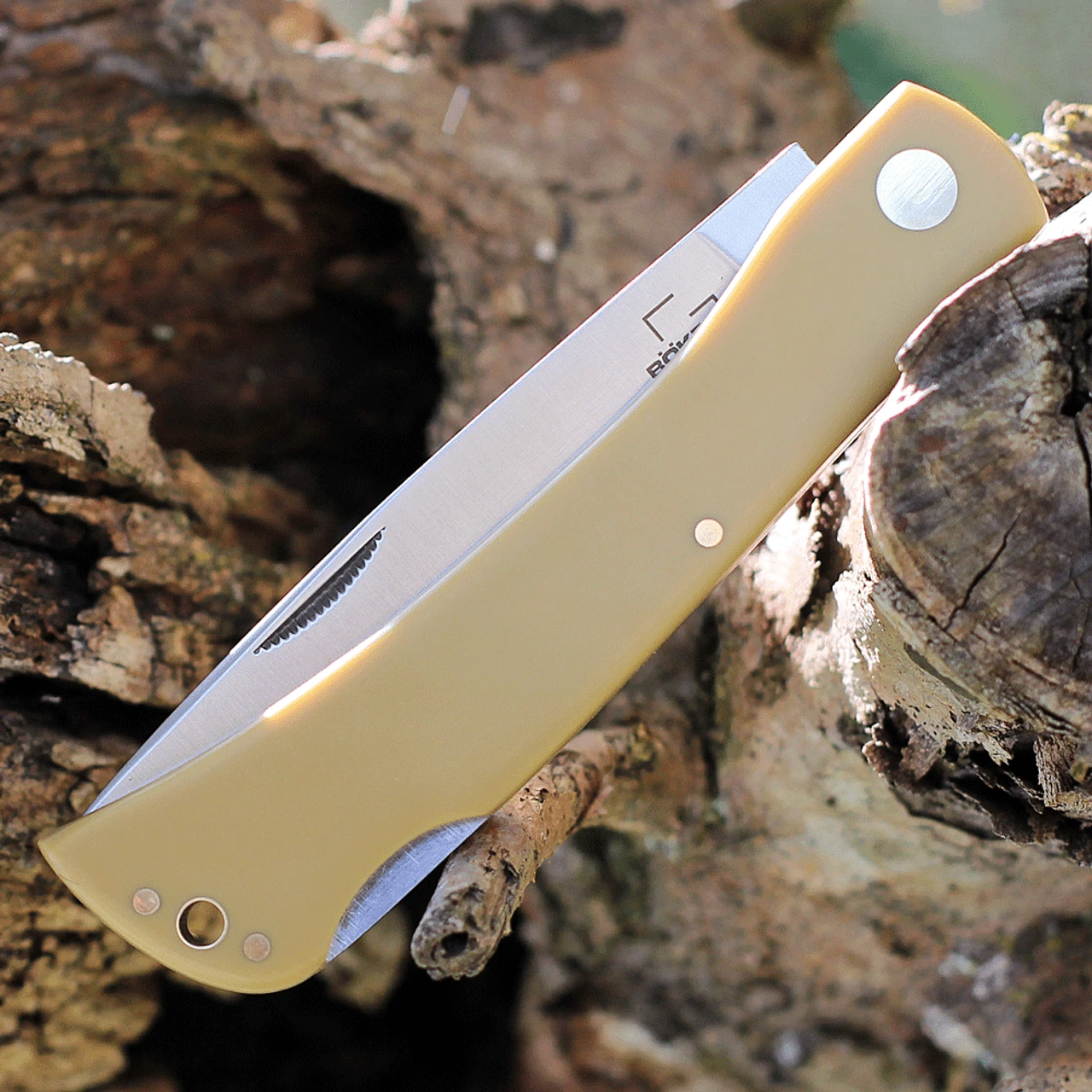 Boker Plus Rangebuster - Yellow Polymer (3.5" High Carbon Satin) 01BO020 4 Boker Plus Rangebuster - Yellow Polymer (3.5" High Carbon Satin) 01BO020 - Image 4